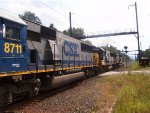 CSX 8711 on X417